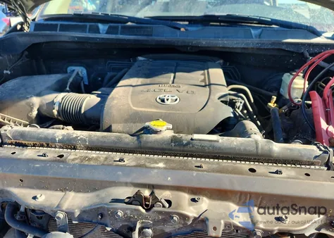 2011 Toyota Tundra Crewmax Sr5 z USA, uszkodzony, nr VIN 5TFEM5F15BX023033